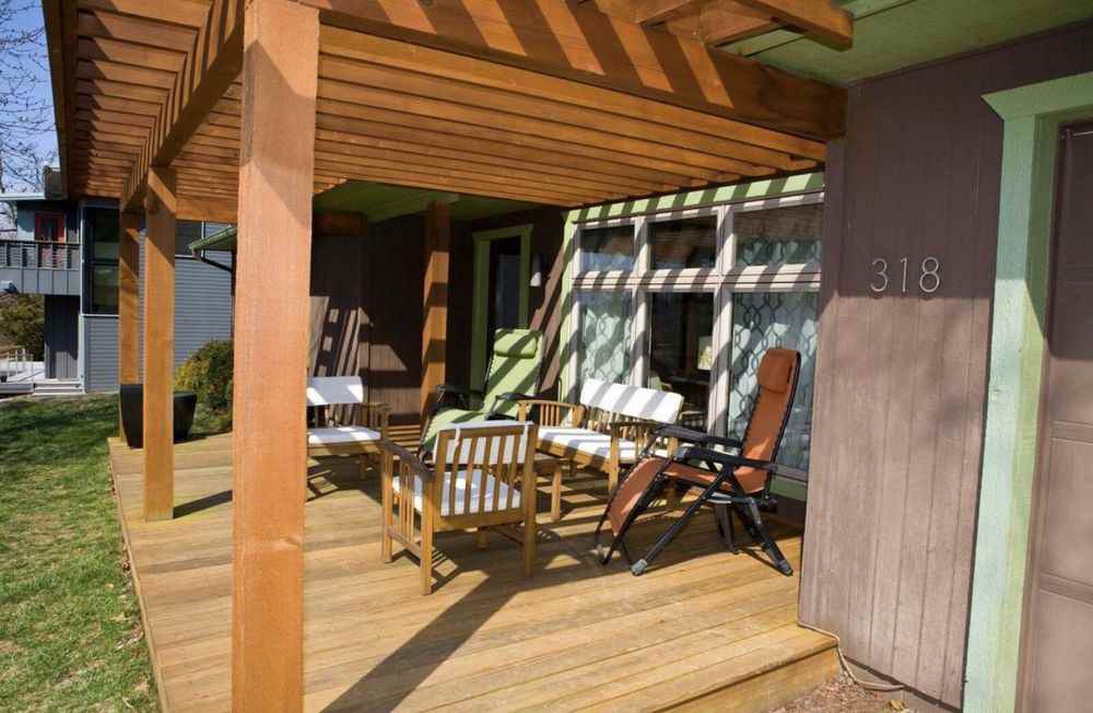 318 E Cleburn St - Photo 2 of 12