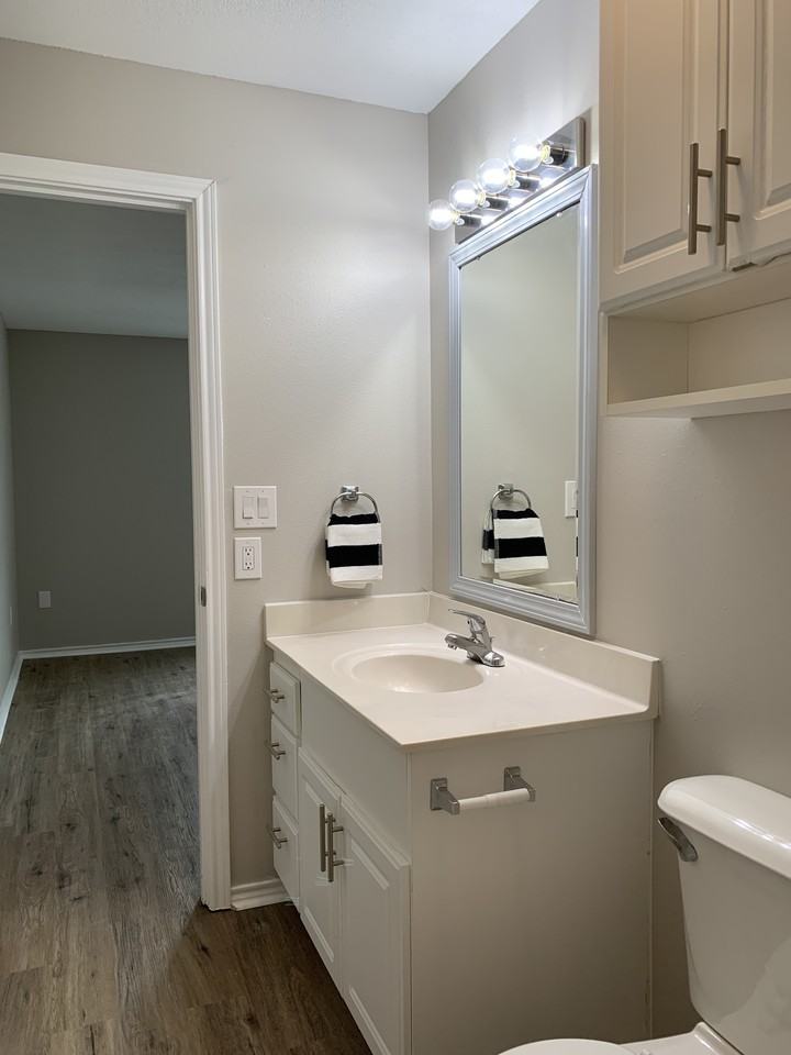 5834 7th St - Photo 5 of 11