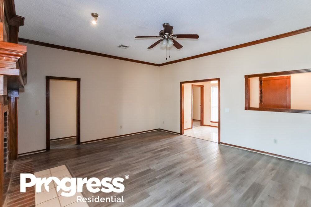 8609 Nw 121st St - Photo 3 of 16