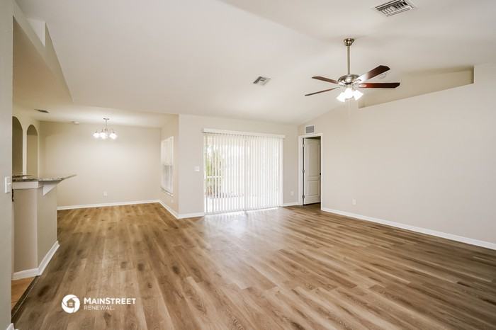 1609 Ne 2nd Ave - Photo 3 of 16