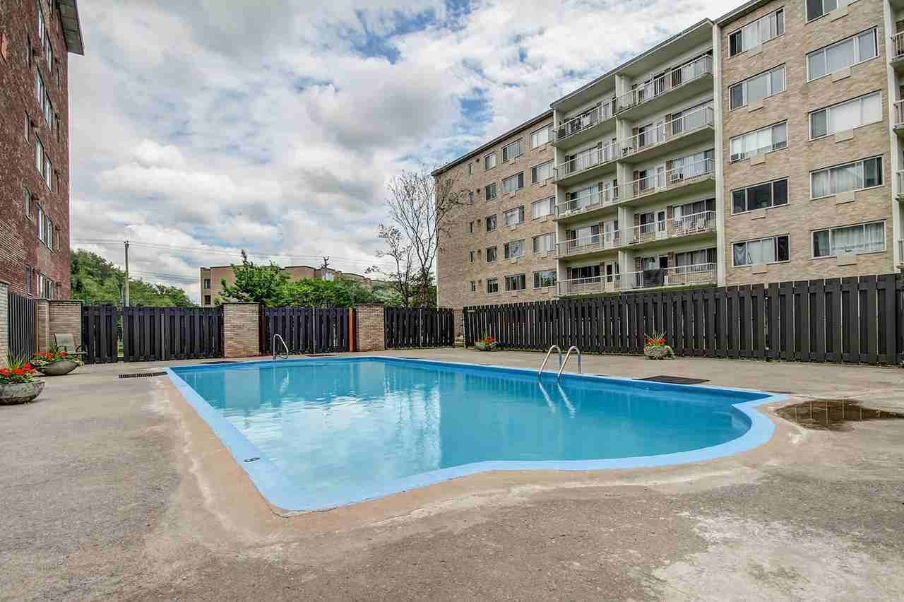 Avenue Brittany - Photo 3 of 10