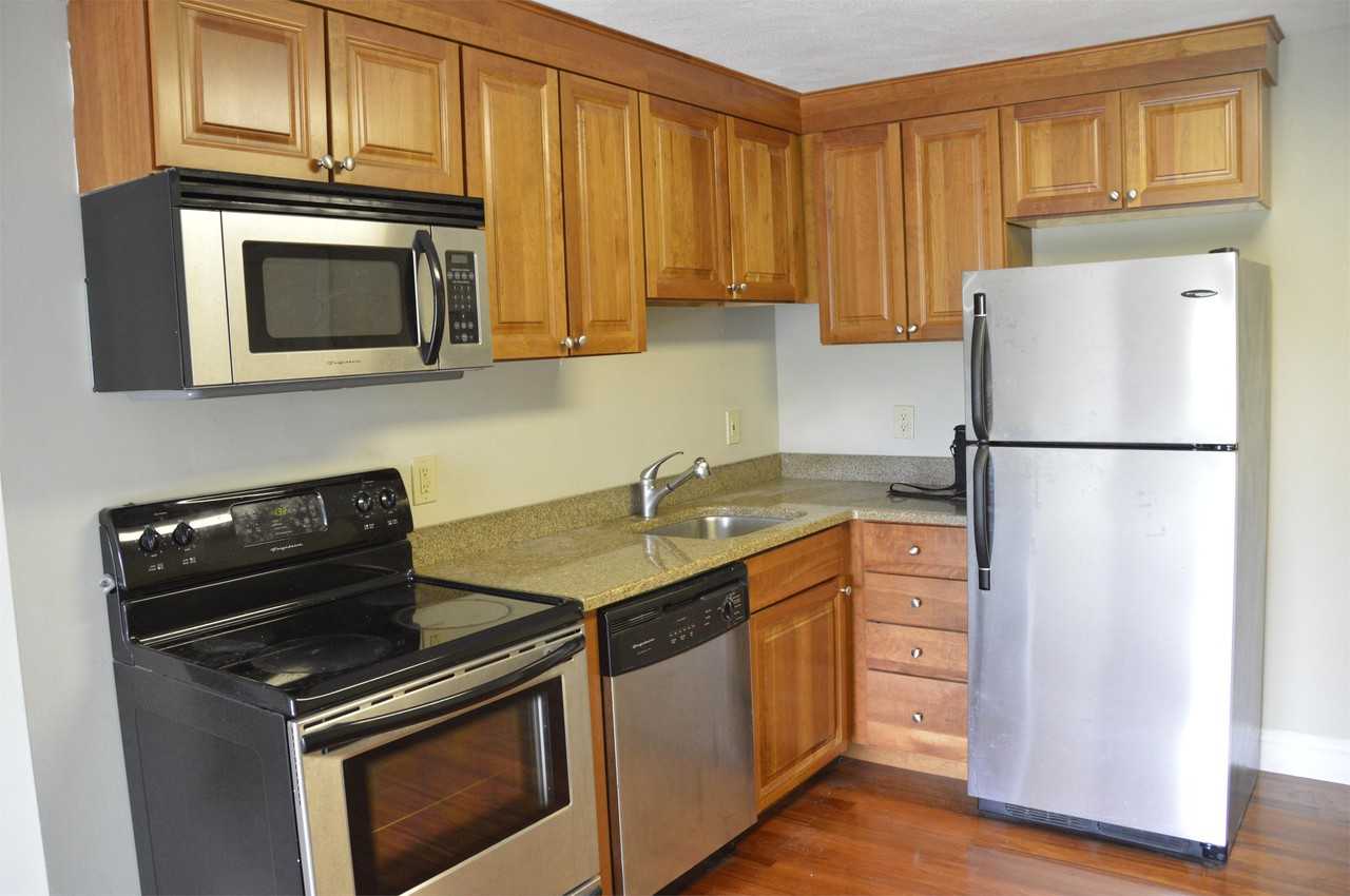 33 Andrew St #1 - Photo 2 of 17