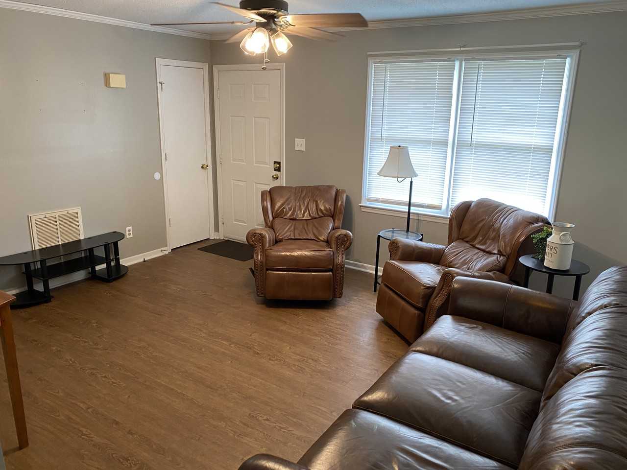 3370 3370 South Carolina 72 - Photo 2 of 12