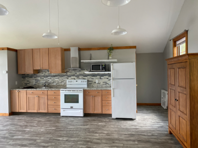 8615 10th St Ne - Photo 3 of 10