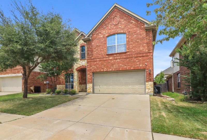 5209 Memorial Dr - Photo 2 of 40