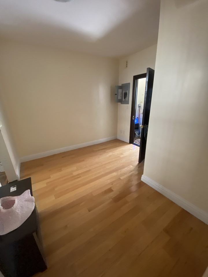 1578 East 16th Street 2f - Photo 2 of 9