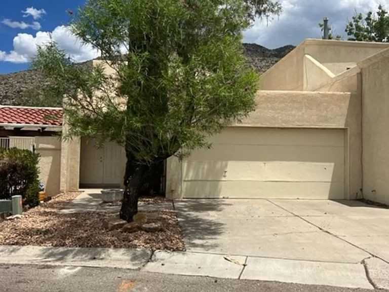 13245 Executive Ridge Dr Ne