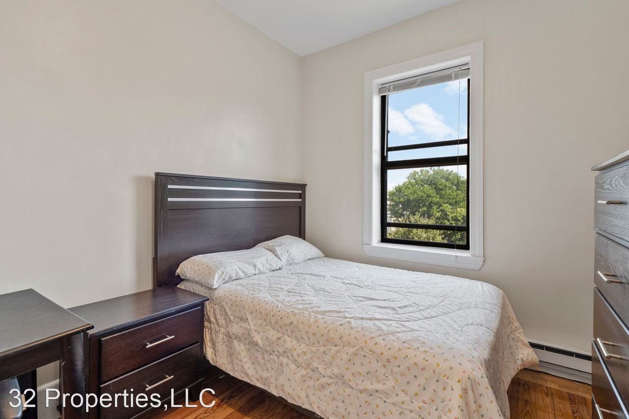 32 Shelby Street - Photo 3 of 50