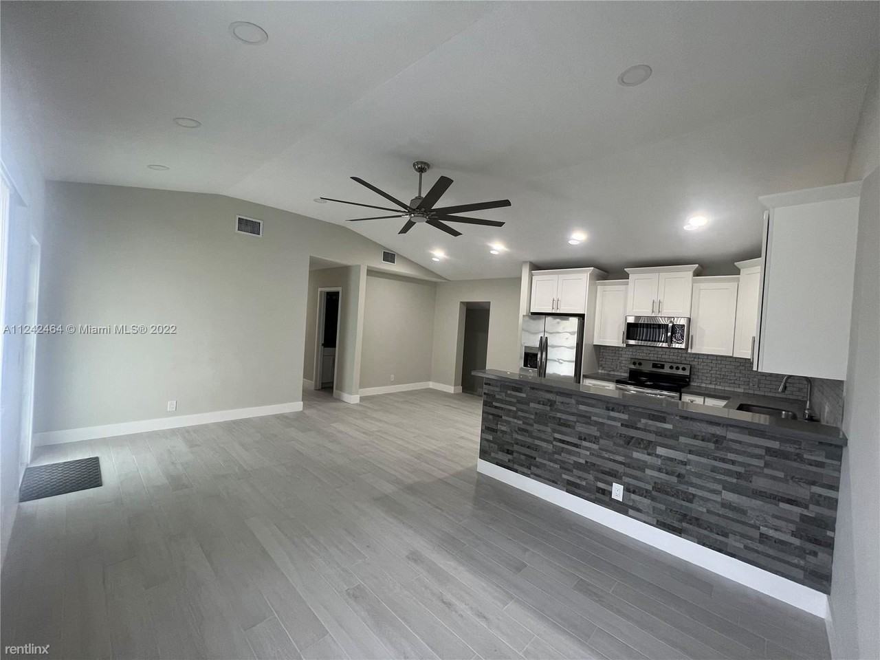 4931 Sw 90th Ter - Photo 2 of 5