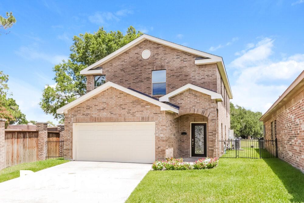 2903 Oak Pointe Blvd - Photo 2 of 17