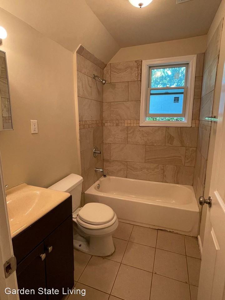 309 7th Avenue W - Photo 3 of 8