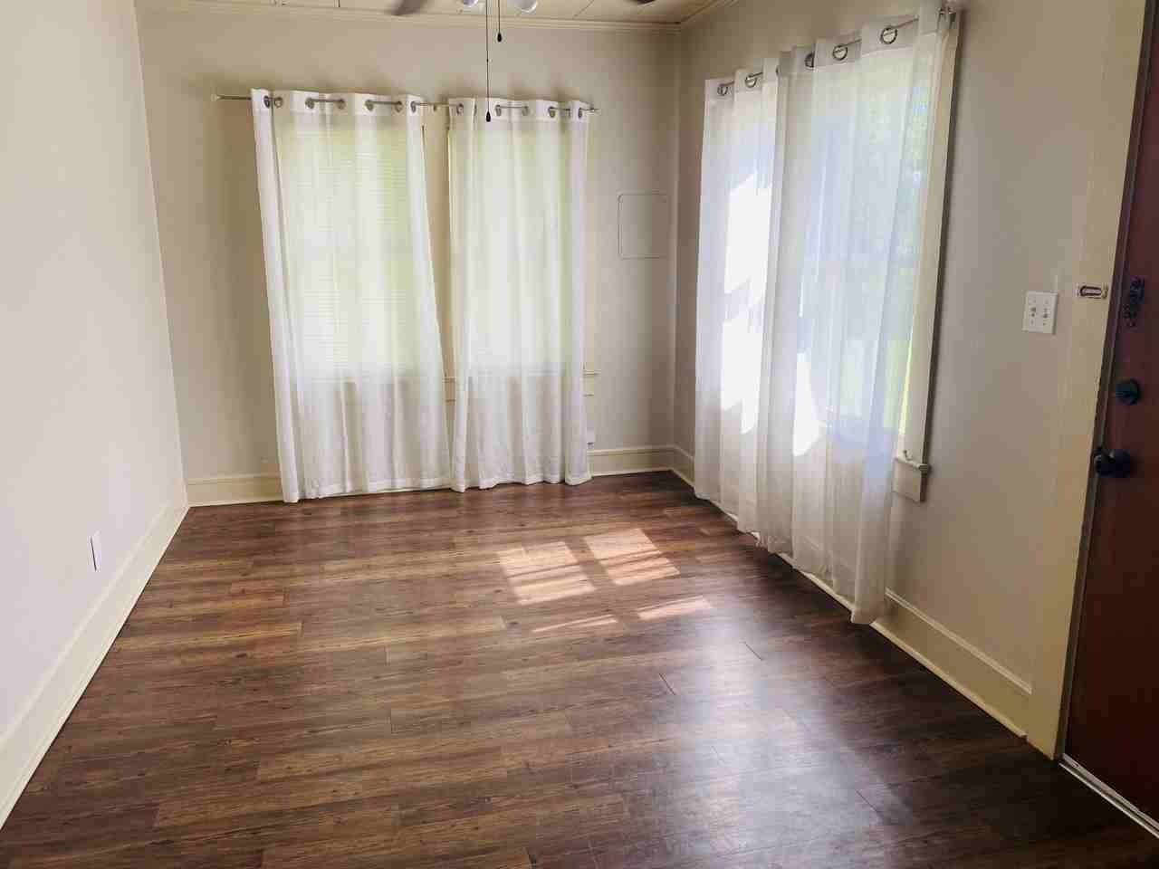 306 S Lee Ave - Photo 3 of 20