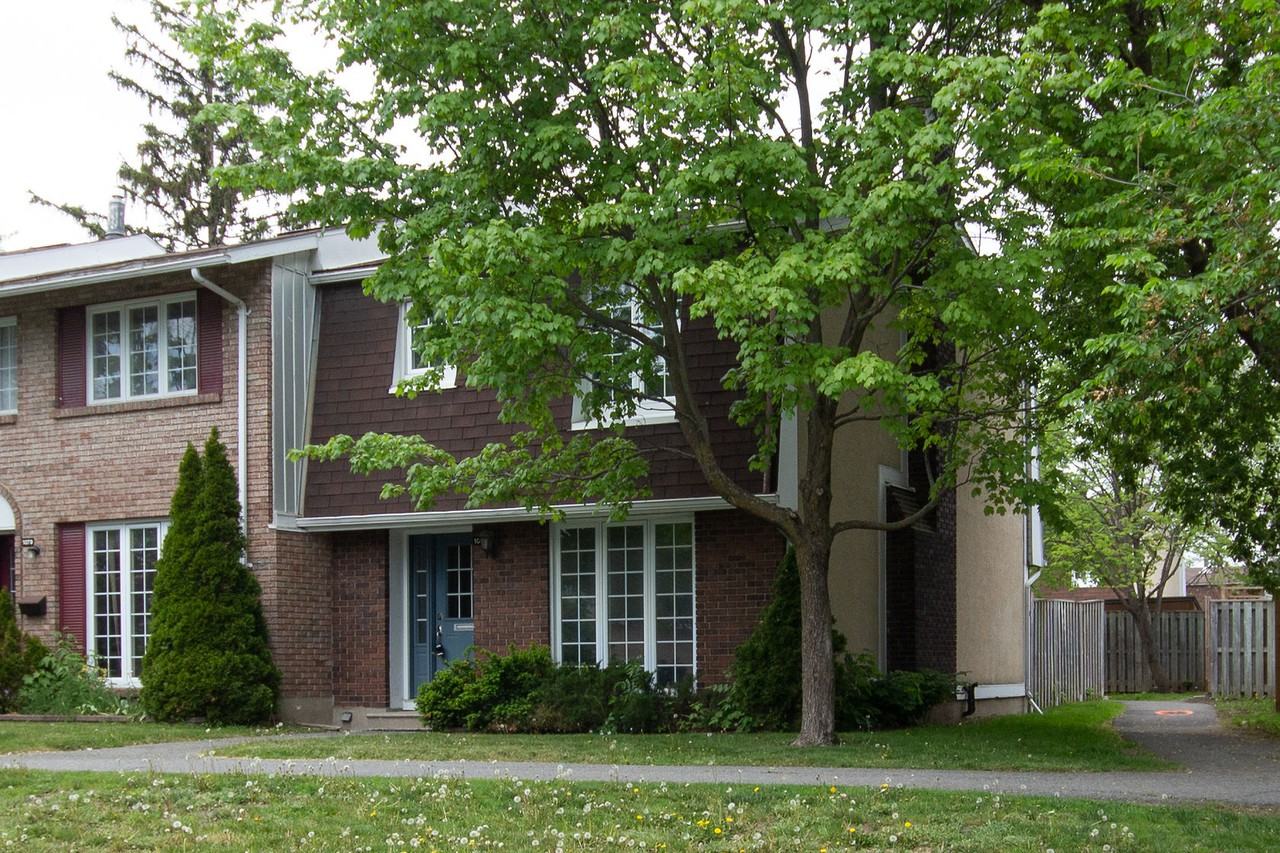 1077 Meadowlands Drive, Nepean Apartments 1077 Meadowlands Dr, Ottawa