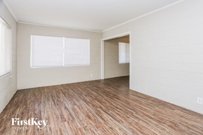 619 Essex East Dr - Photo 2 of 15