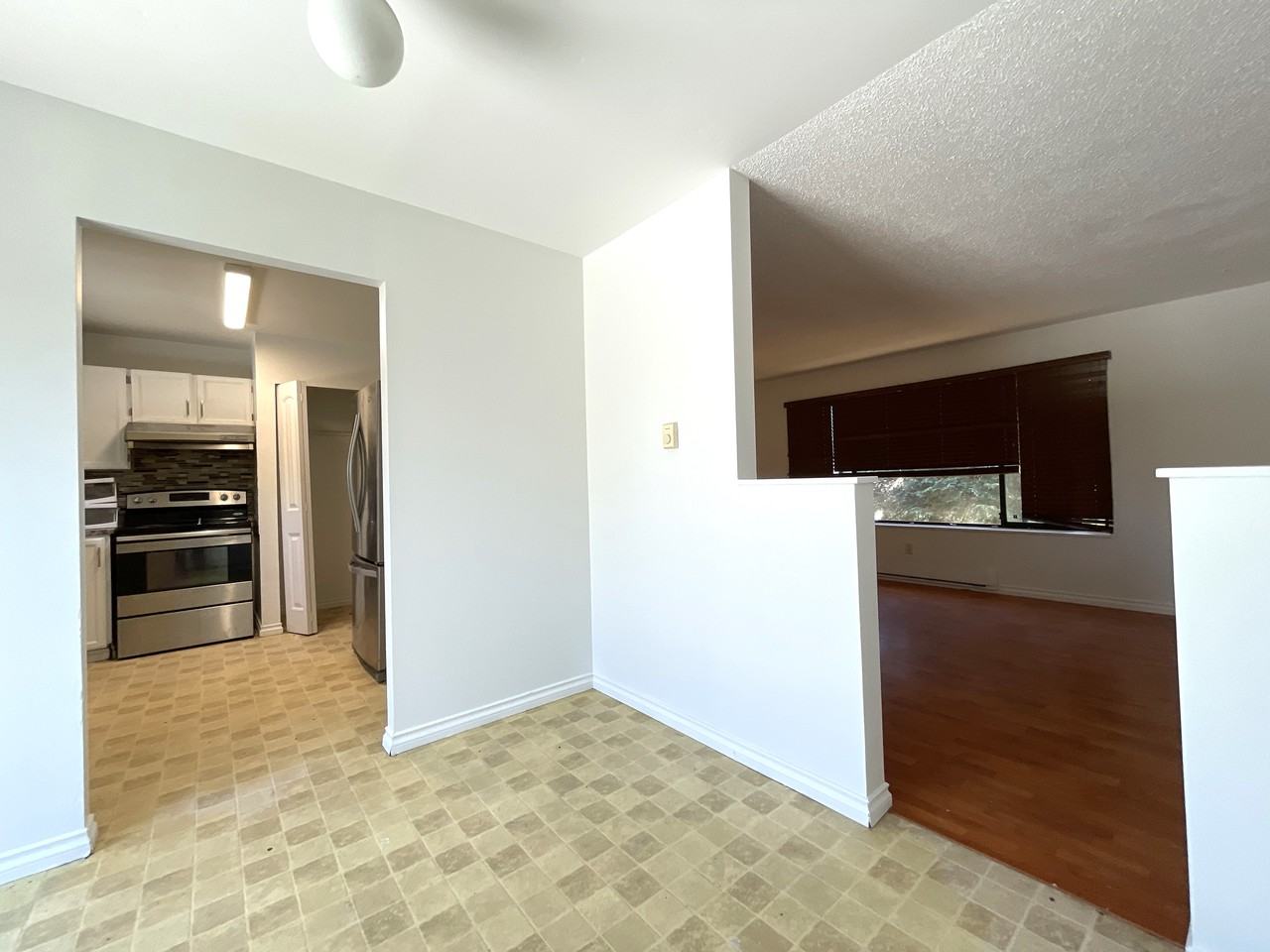 10619 141 Street - Photo 4 of 40