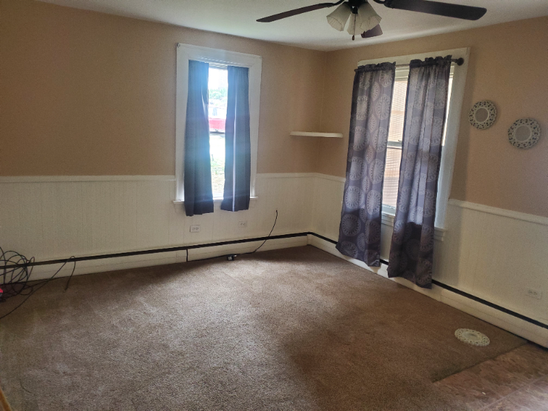 721 7th St - Photo 3 of 12