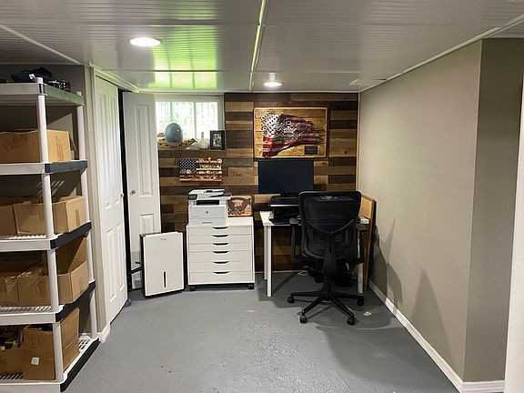 4 Cabot Ln - Photo 3 of 16