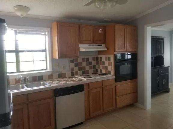 702 Copano Bay Dr - Photo 2 of 14