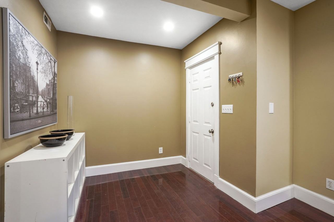 685 Massachusetts Avenue #1 - Photo 4 of 17