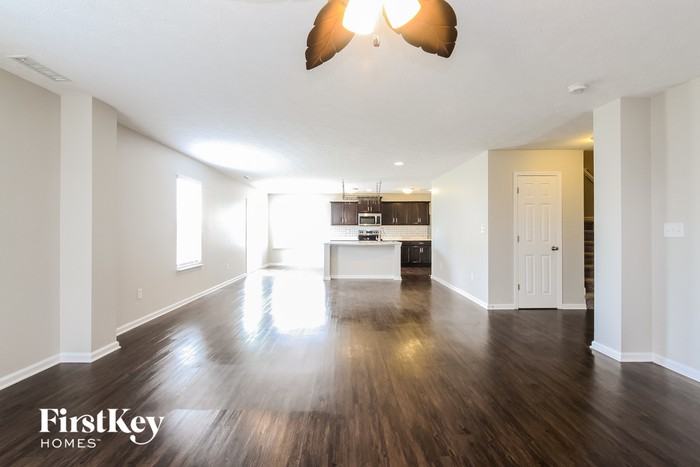 4052 Stubbington Ln - Photo 2 of 15