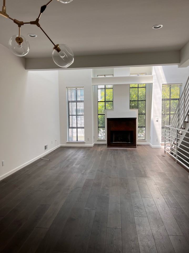 215 Moulton Street - Photo 7 of 17