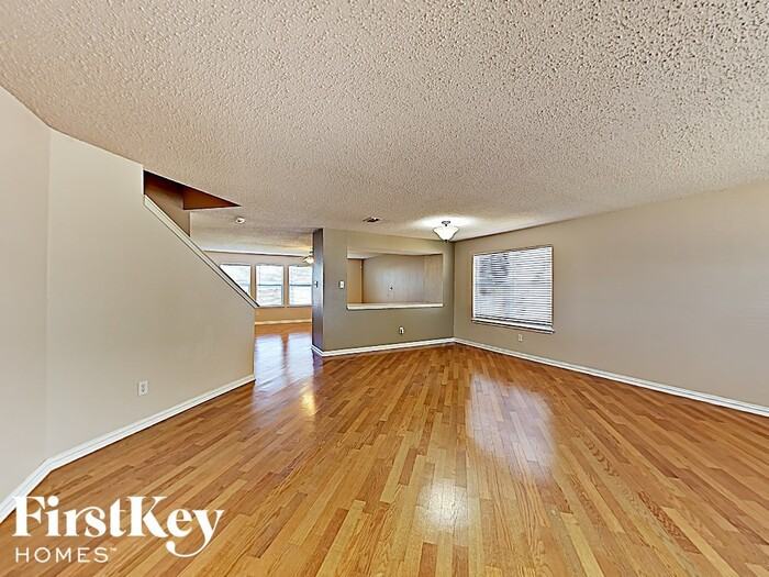 10160 Chapel Rock Dr - Photo 2 of 17