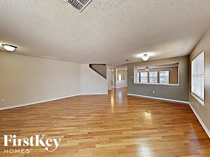 10160 Chapel Rock Dr - Photo 3 of 17