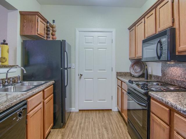 1800 W Granger St - Photo 5 of 46