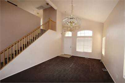 886 W Bruce Ave - Photo 2 of 13