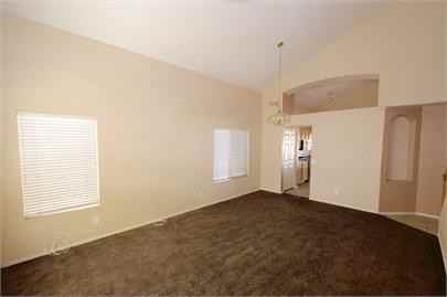 886 W Bruce Ave - Photo 3 of 13