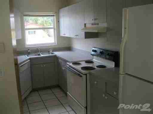 1410 13th St W - Photo 2 of 8