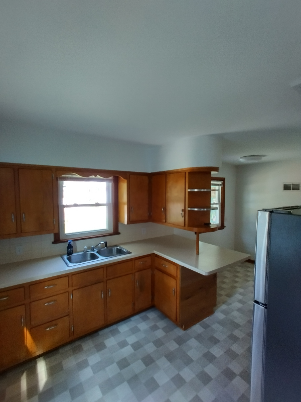 813 S Prairie Ave - Photo 3 of 13