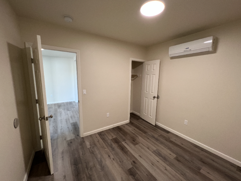 942 North Van Ness Avenue - Photo 3 of 11
