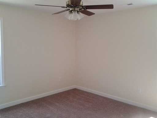 220 Riverwood Dr - Photo 3 of 9