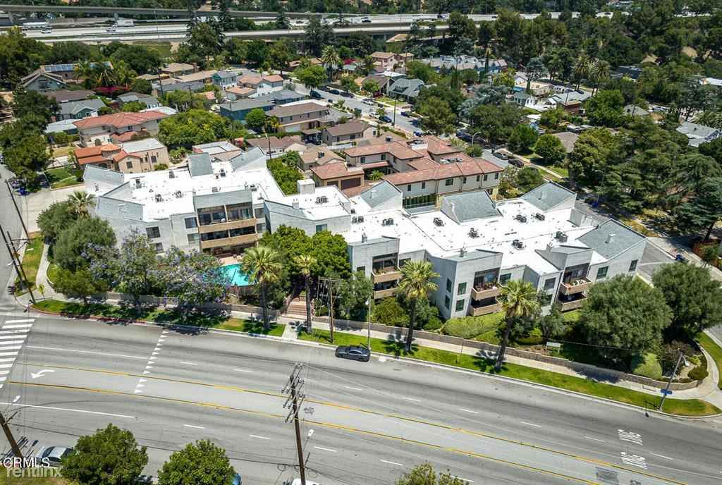 2143 Montrose Ave #311