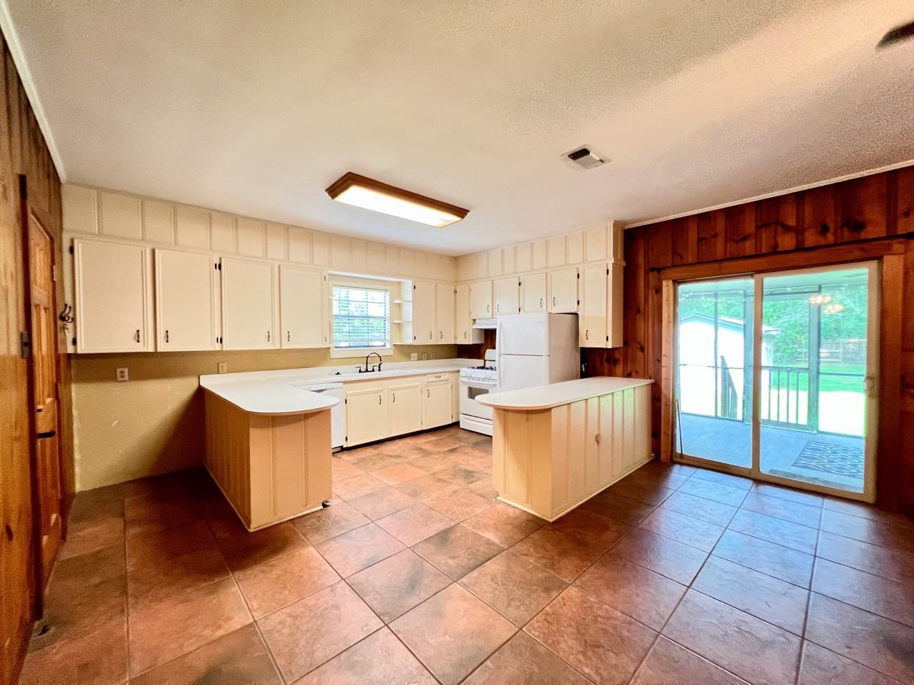 606 Mamie St - Photo 3 of 13