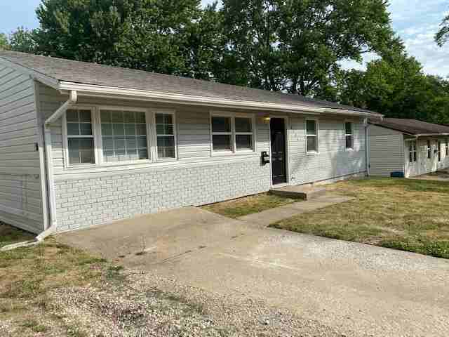 6104 E 148th St - Photo 2 of 18