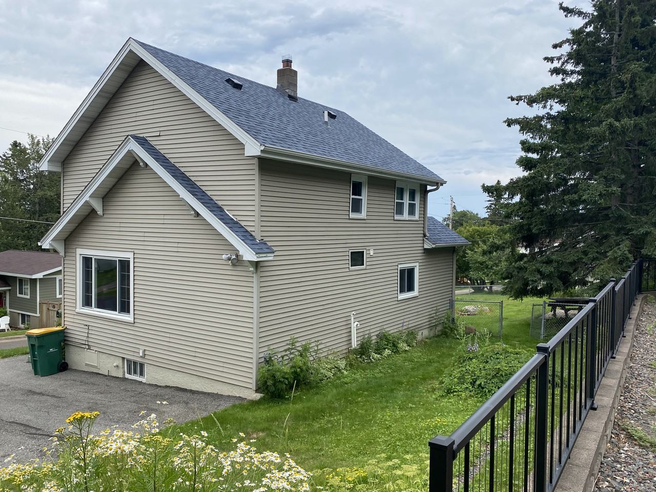 536 Park Street - Photo 6 of 34