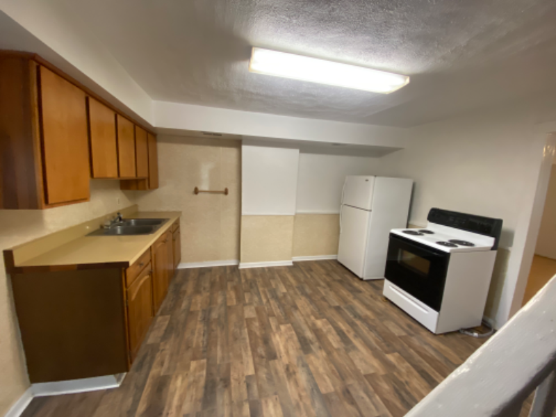 586 Front St - Photo 2 of 8
