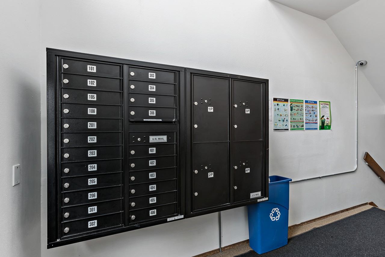 12520 Roosevelt Way Northeast #402 - Photo 4 of 18