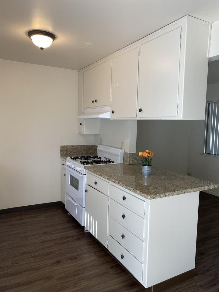 3016 Delta Ave #1 - Photo 6 of 25