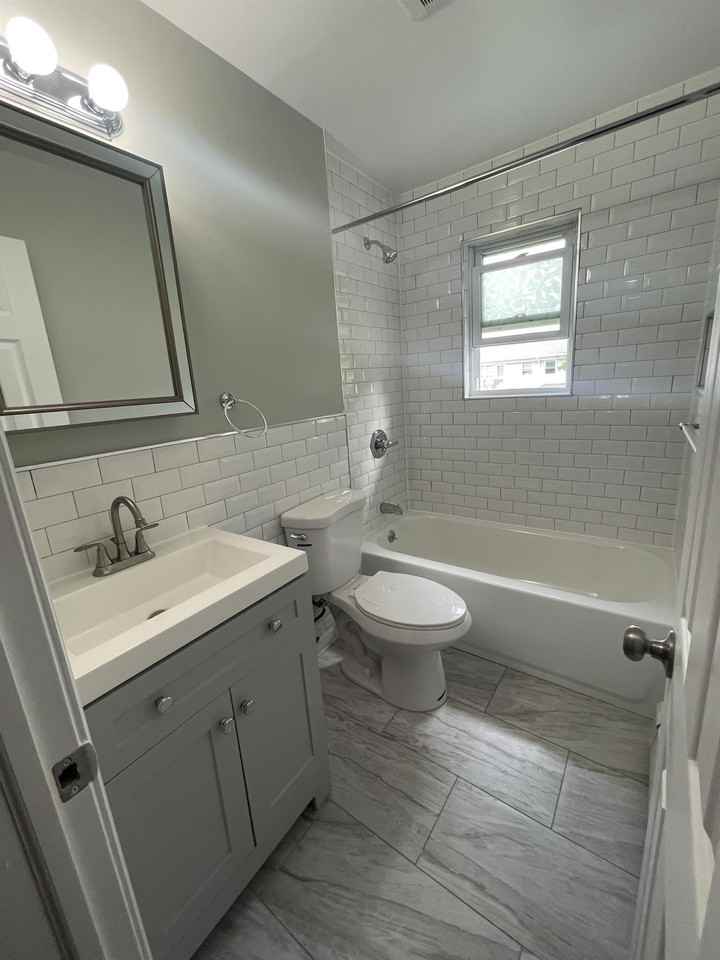 11A Hemlock Dr #8 - Photo 2 of 7