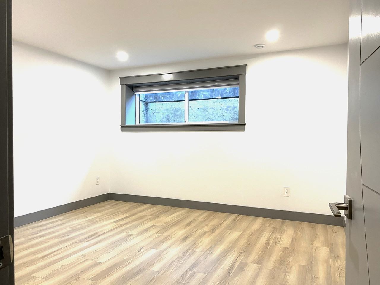 1845 Sutherland Avenue #2 - Photo 3 of 8