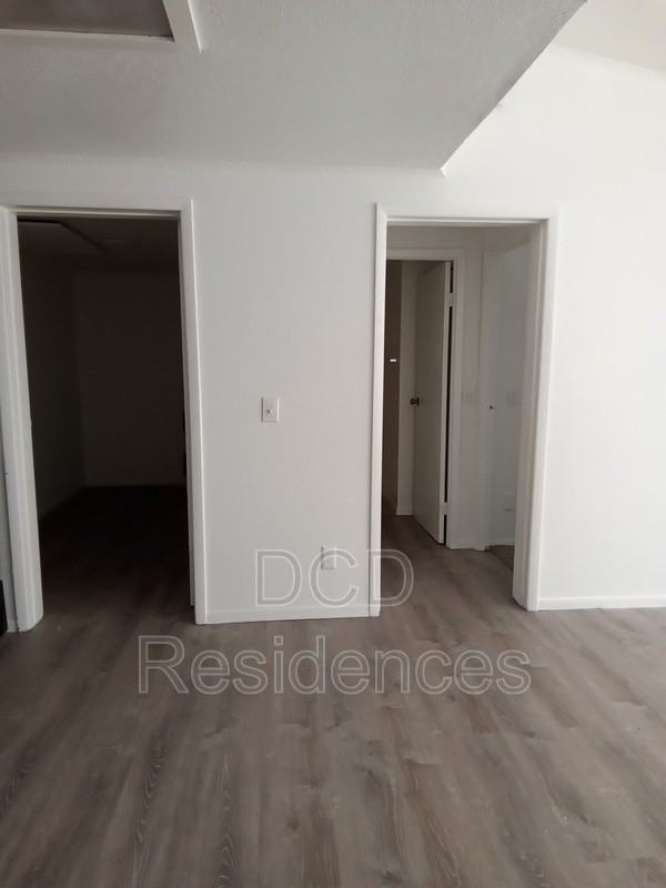 11404 11431 #2 - Photo 2 of 6