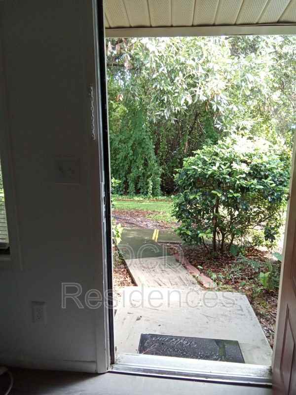 11404 11431 #2 - Photo 4 of 6