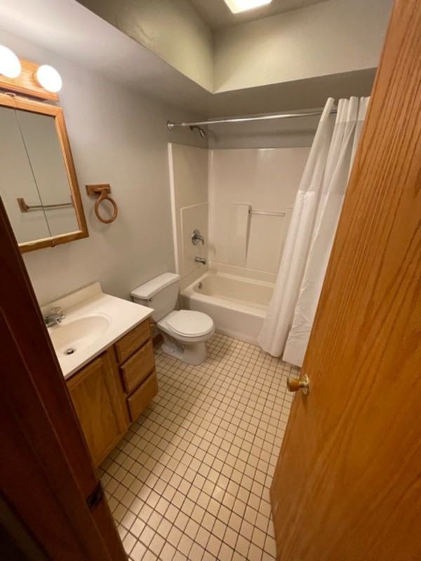 932 W Rollins Rd #932F - Photo 4 of 5