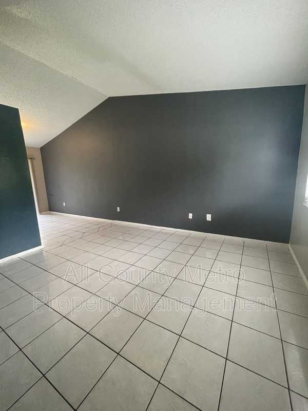 2521 Ridgewood Ave - Photo 2 of 16