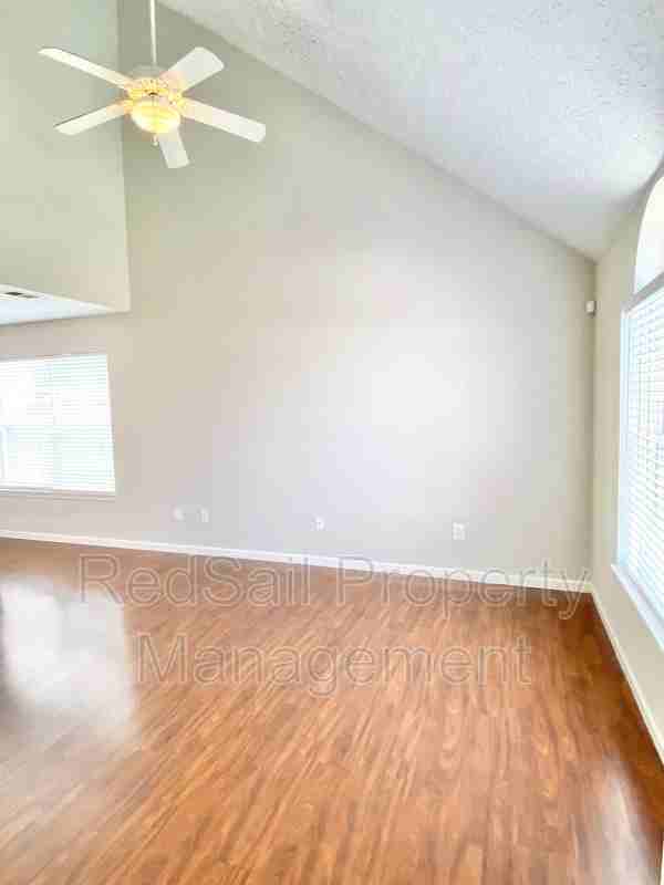 308 Jacks Pl - Photo 3 of 17