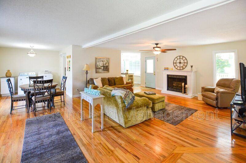 1265 Cornwallis Rd - Photo 4 of 23