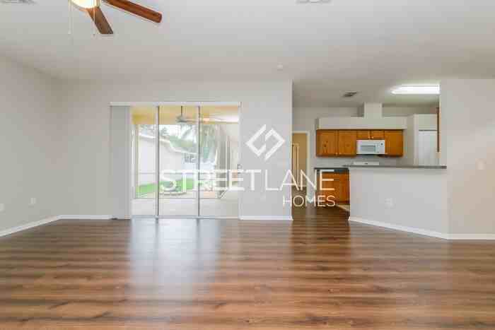 10122 Ringling St - Photo 2 of 15